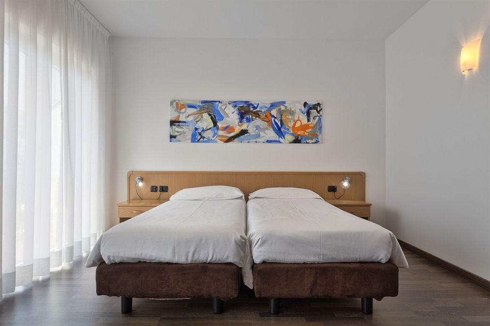 Sporthotel Villa Stella Torbole Sul Garda Esterno foto