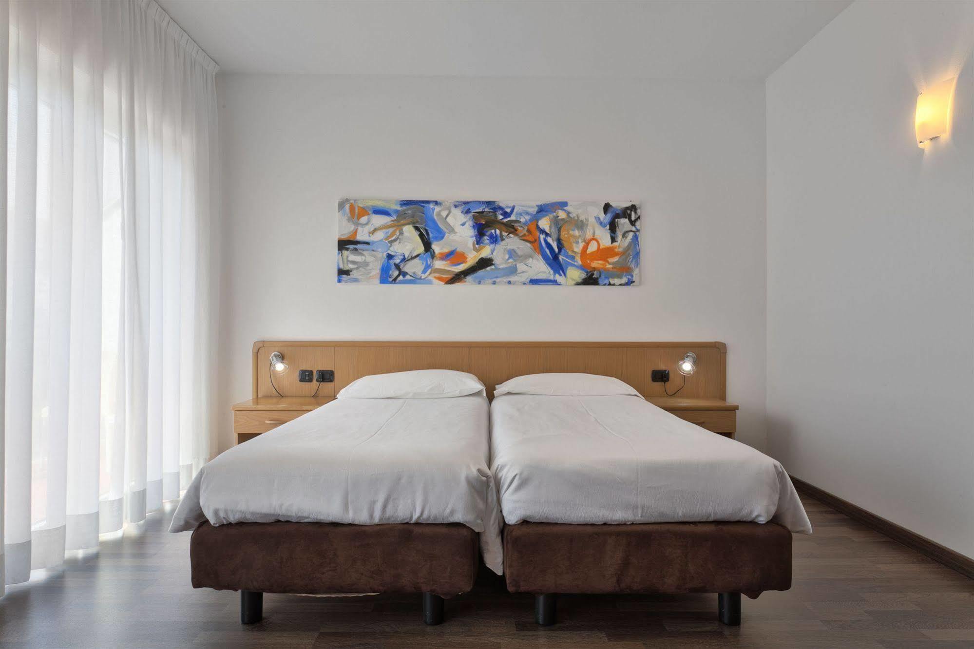 Sporthotel Villa Stella Torbole Sul Garda Esterno foto