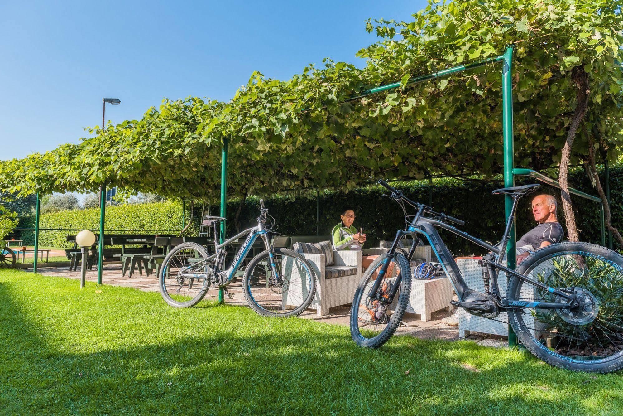 Sporthotel Villa Stella Torbole Sul Garda Esterno foto