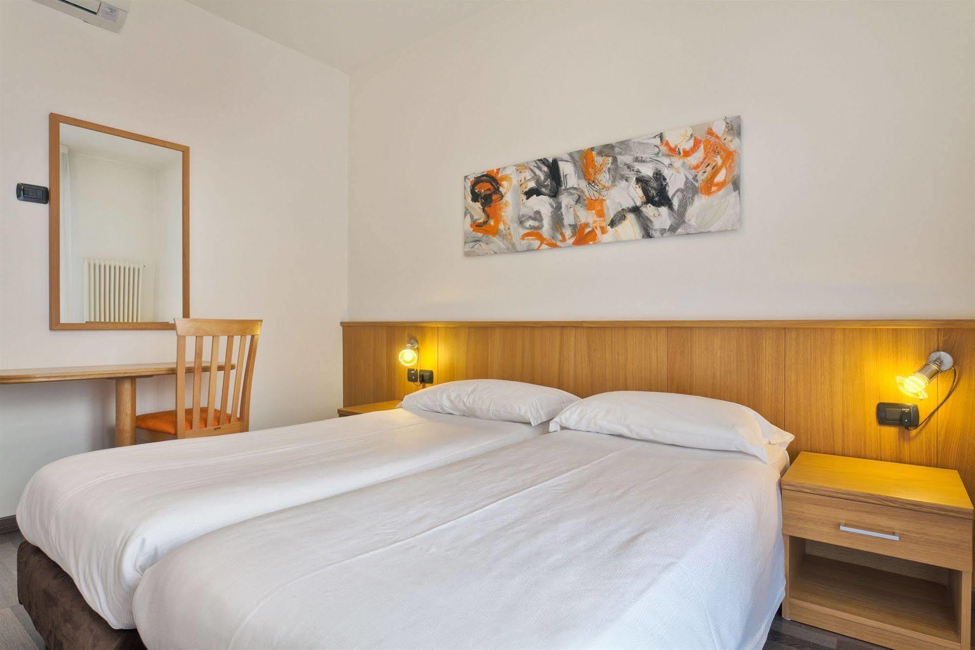 Sporthotel Villa Stella Torbole Sul Garda Esterno foto