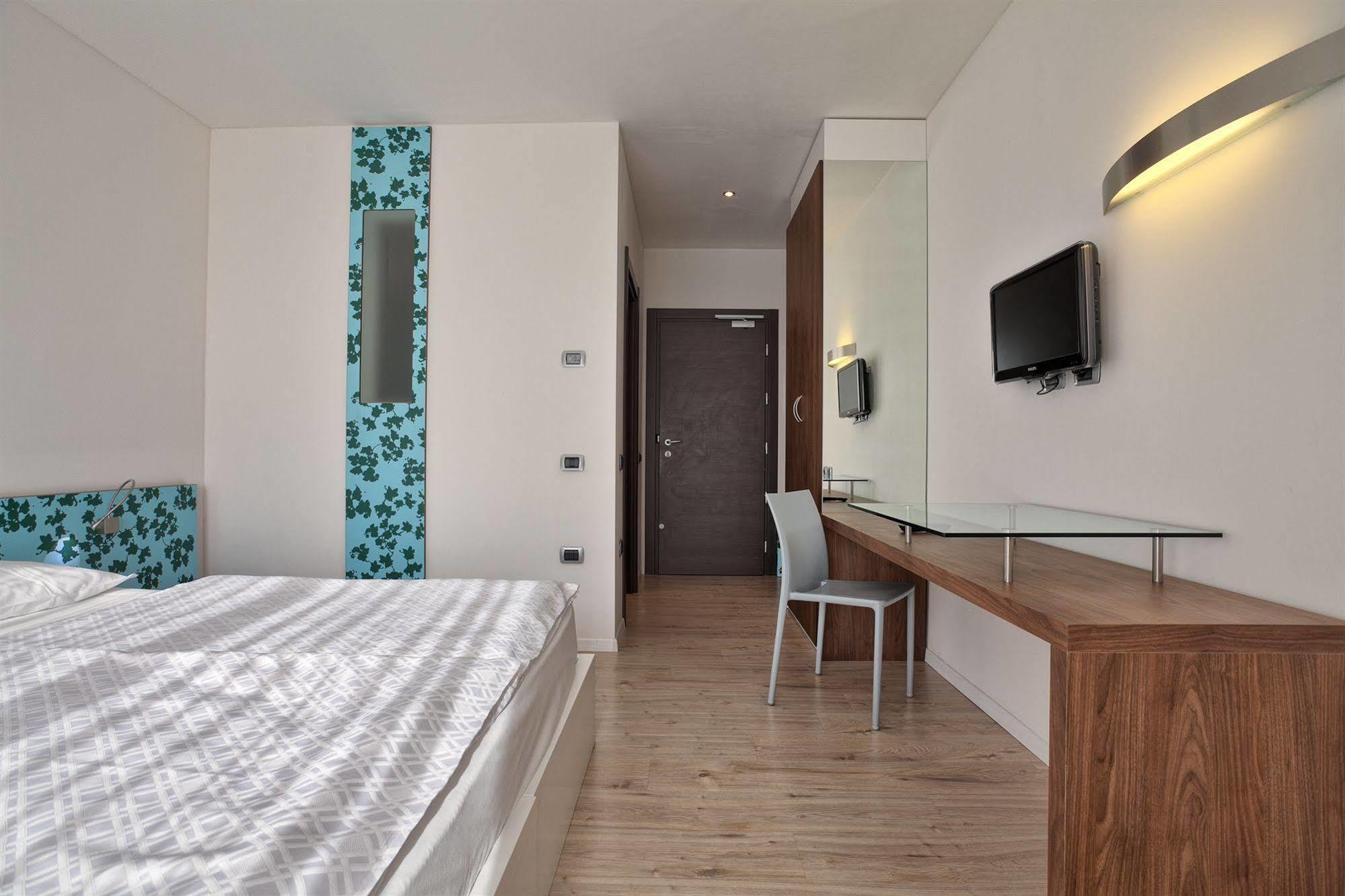 Sporthotel Villa Stella Torbole Sul Garda Esterno foto